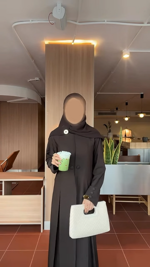 عباية لينا بأزرار أمامية وكسرات