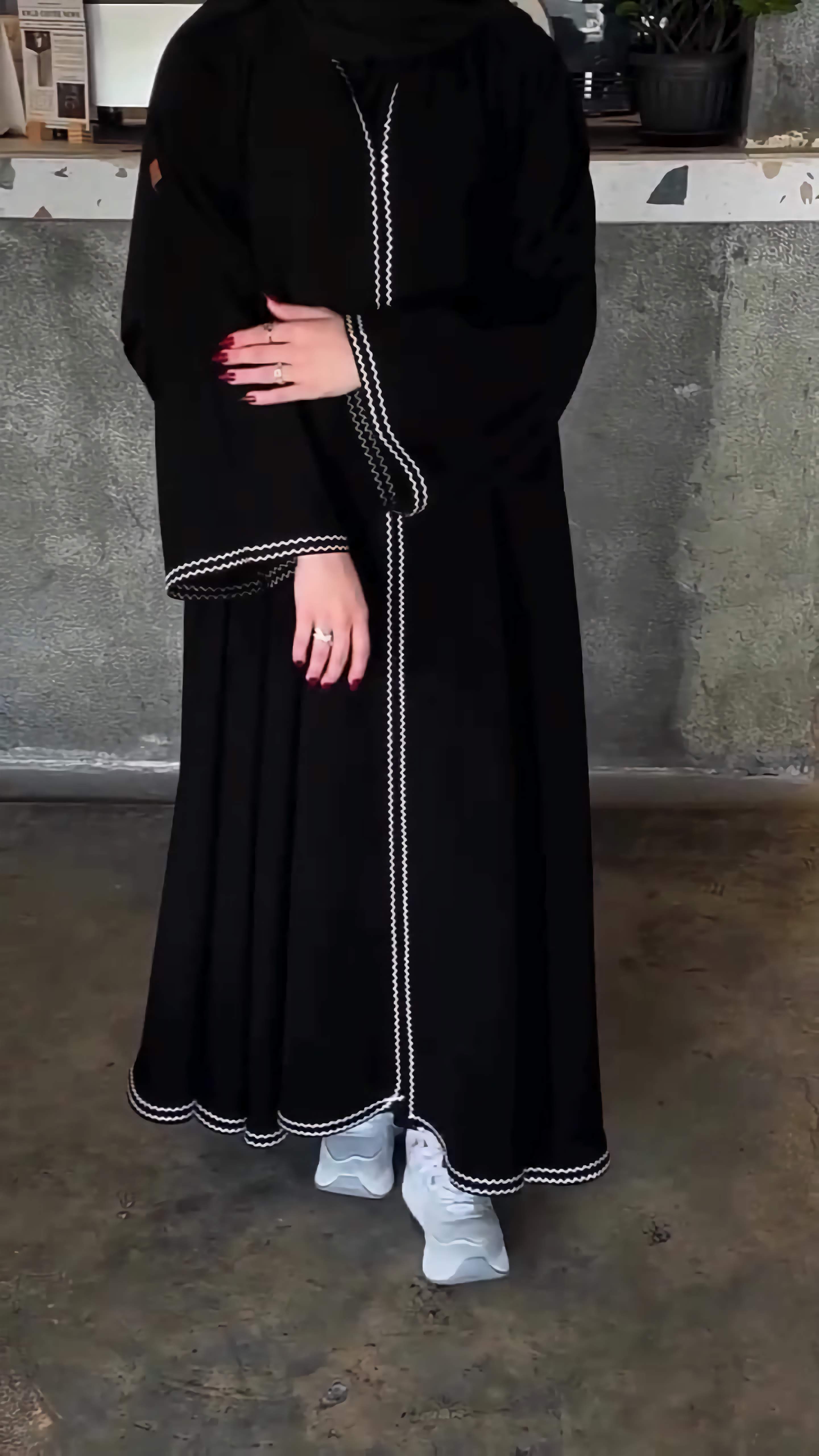 عباية رزان نص كلوش تصميم حصري ومميز